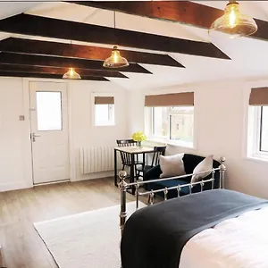 https://the-annexe-private-self-contained-with-parking.bournemouth-hotels.org