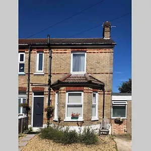 https://modern-studio-apartment-near-town-centre.bournemouth-hotels.org