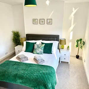 Apartment 2-bedroom House In Town Centre, Cheltenham